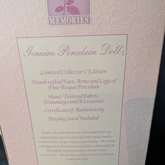 Authentic NIOB Collectible Memories Handcrafted Porcelain Cinderella Doll - Picture 7 of 13